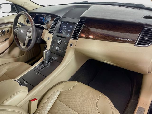 Used 2016 Ford Taurus Limited FWD image 29