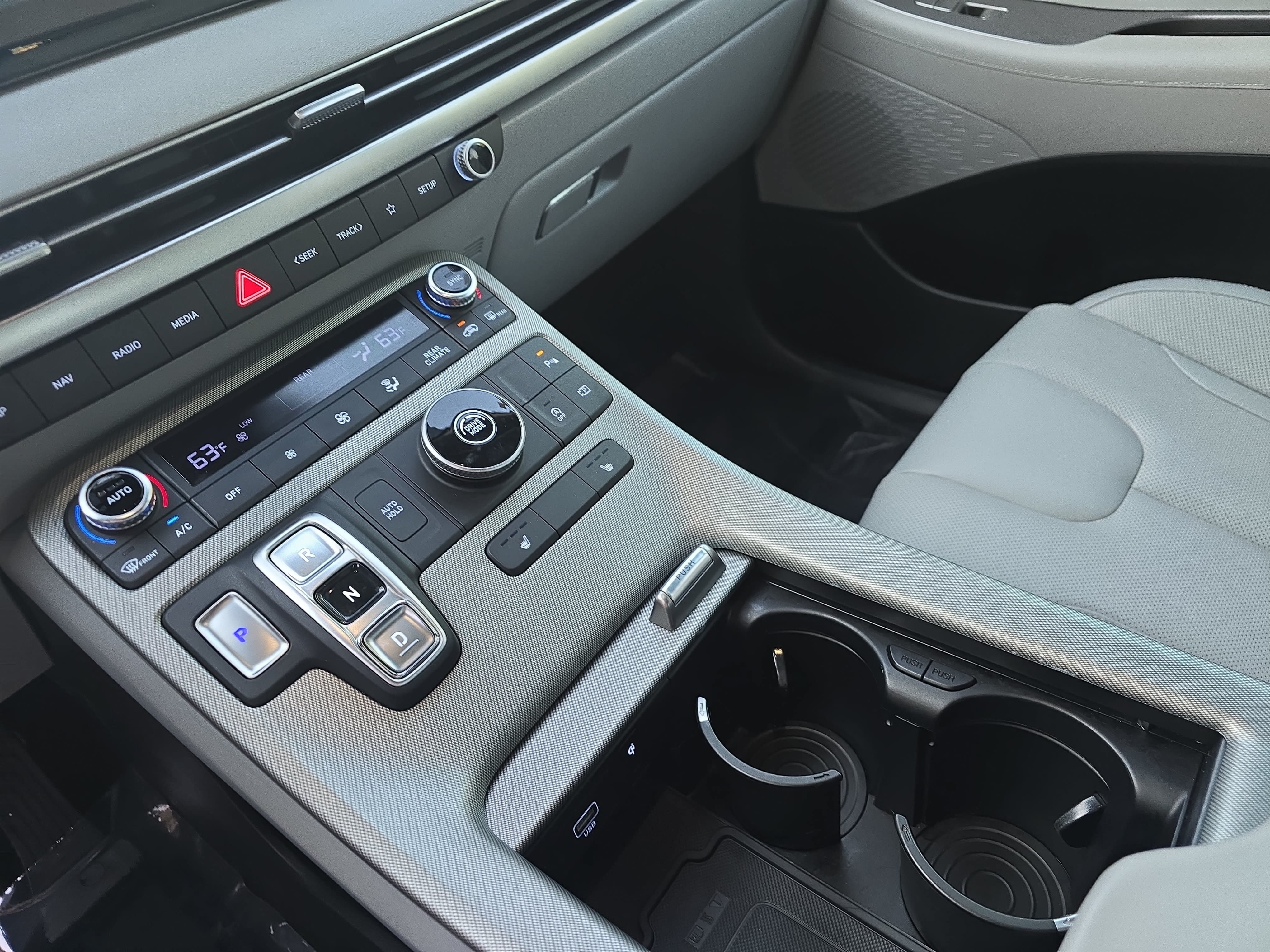 Used 2024 Hyundai Palisade SEL FWD image 26