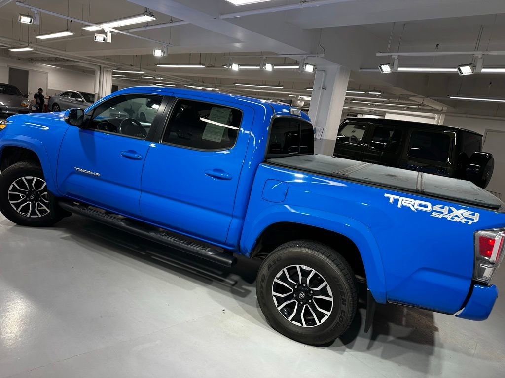 Used 2020 Toyota Tacoma TRD Sport w/ TRD Premium Sport Package AWD/4WD image 10