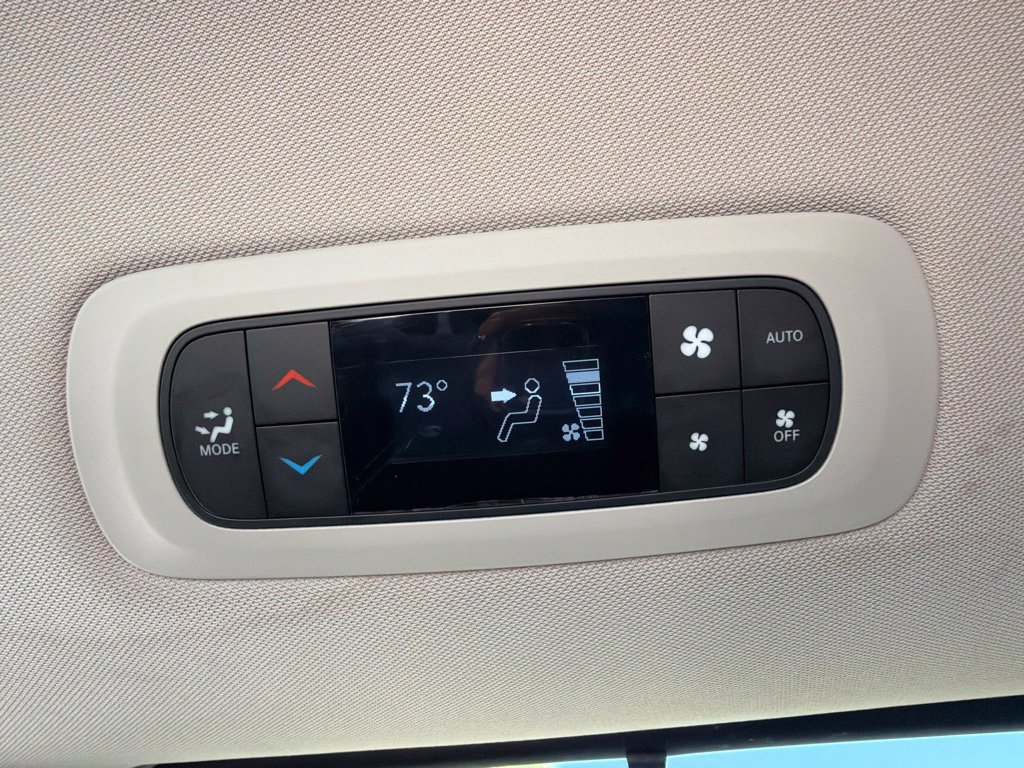 Used 2017 Chrysler Pacifica Touring-L FWD image 21