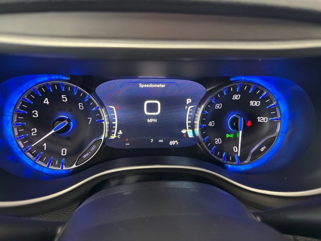 New 2027 Chrysler Pacifica Select FWD image 11