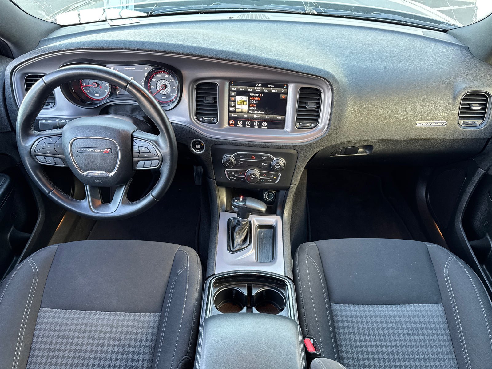 Used 2023 Dodge Charger SXT w/ Blacktop Package image 19