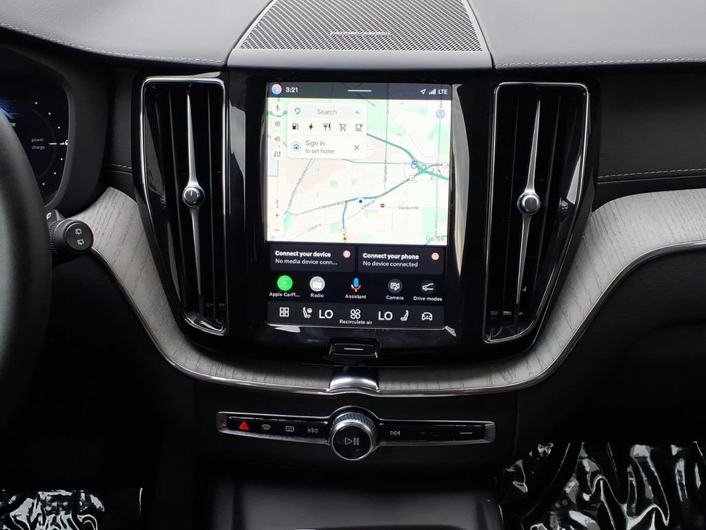 Certified 2025 Volvo XC60 T8 Ultra w/ Protection Package Premier AWD/4WD image 15