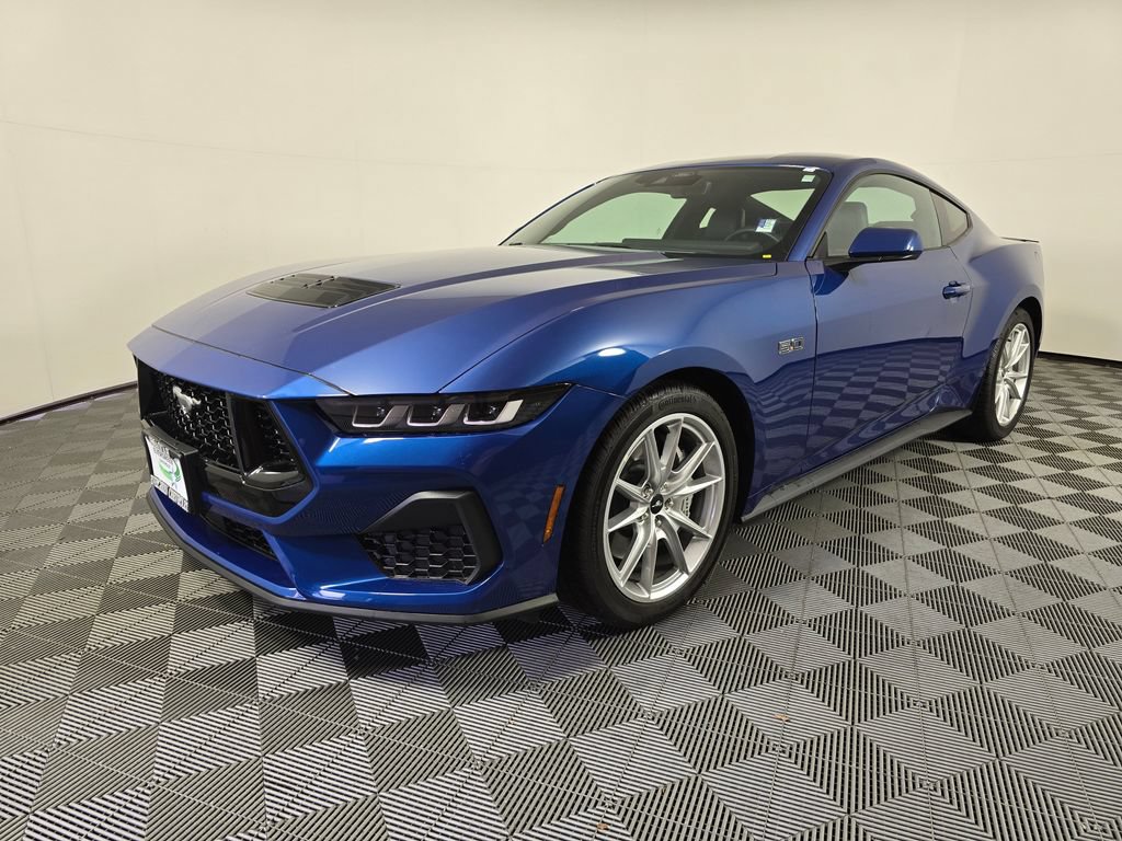Used 2024 Ford Mustang GT Premium RWD image 3