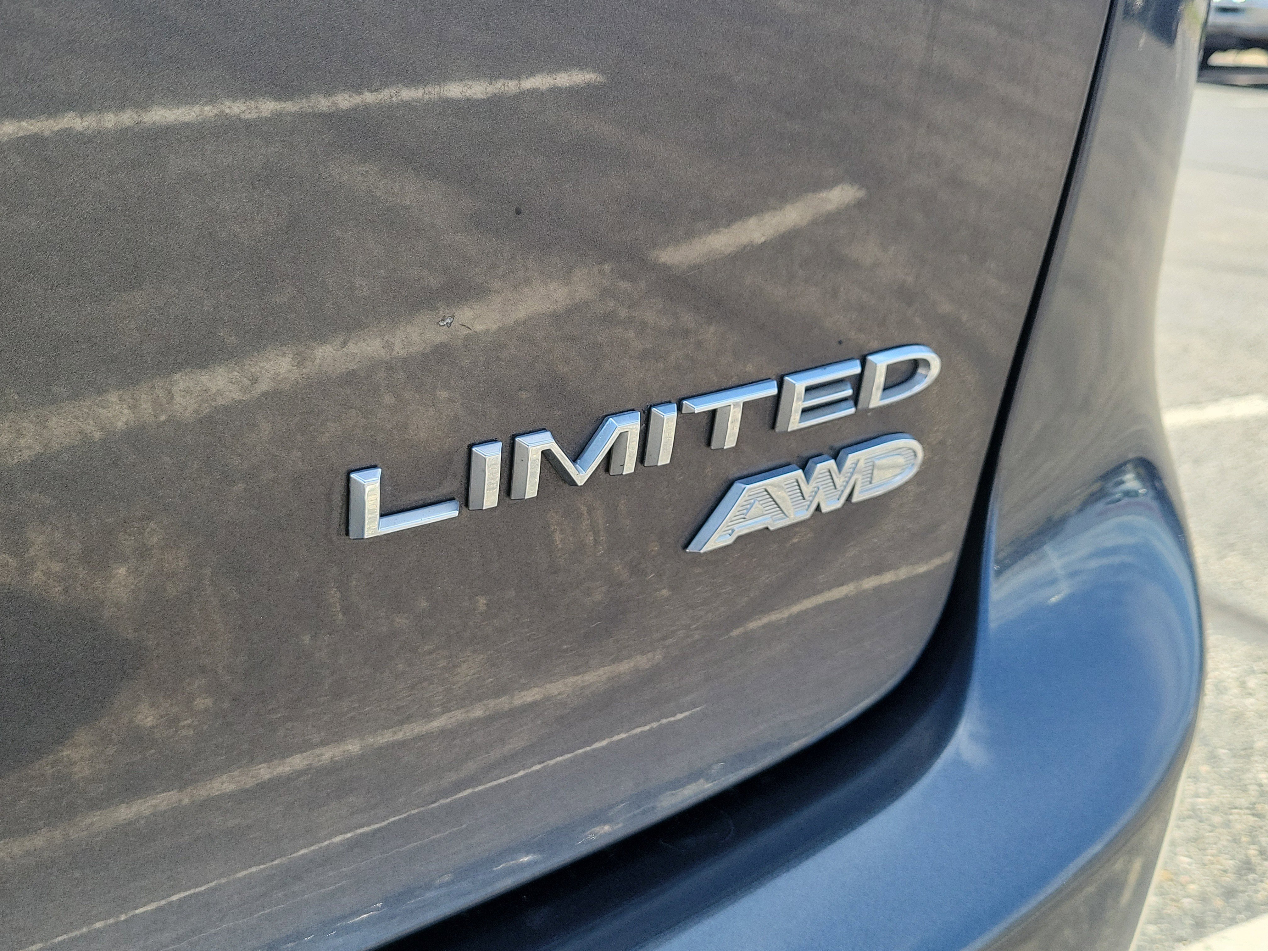 Used 2021 Chrysler Pacifica Limited w/ Premium & Safety Sphere Group image 7