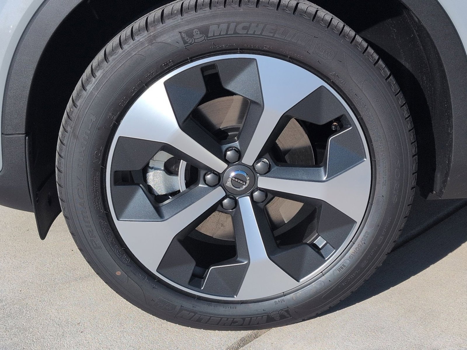 New 2026 Volvo XC40 B5 Plus w/ Protection Package Premier image 12