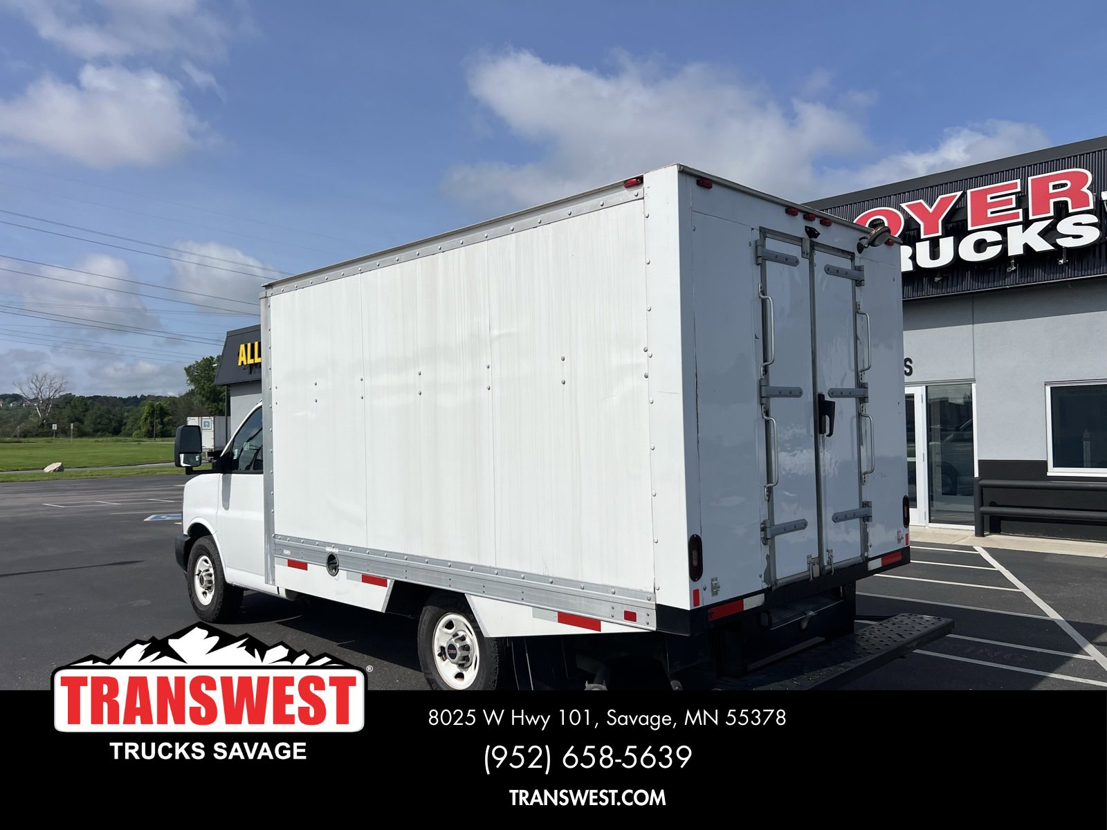 Used 2020 GMC Savana 3500 12' Reefer Van w/ Power Convenience Package image 5