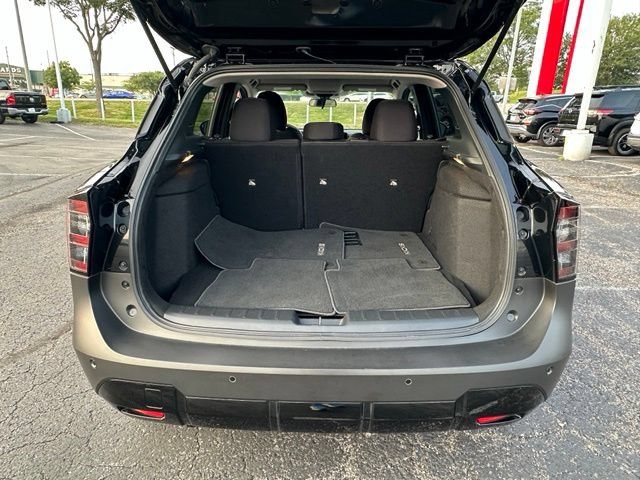 Used 2025 Nissan Kicks SV AWD/4WD image 14