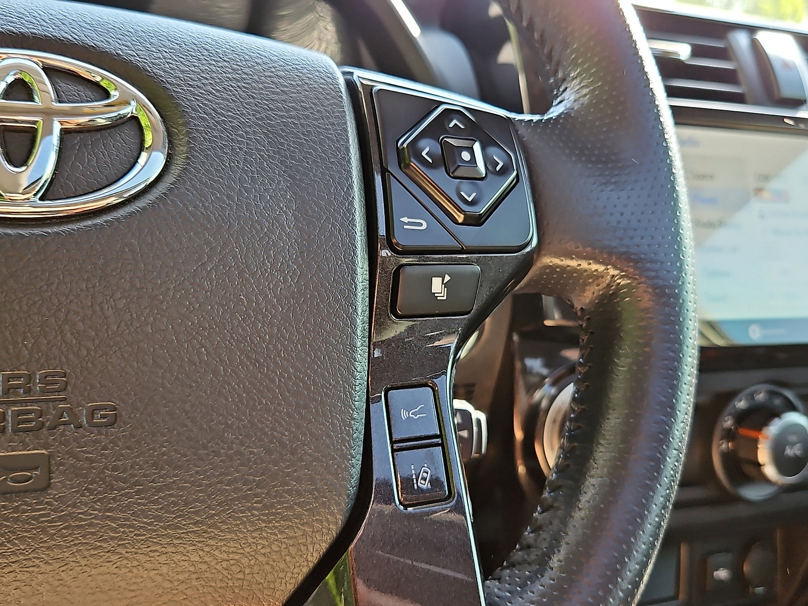 Used 2024 Toyota 4Runner TRD Off-Road Premium w/ TRD Black Wheel Package (TMS) AWD/4WD image 23