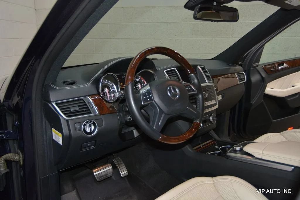 Used 2012 Mercedes-Benz ML 63 AMG 4MATIC image 11