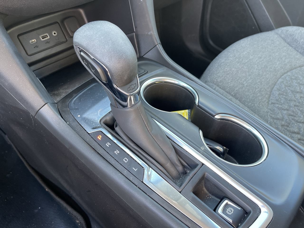 Used 2024 Chevrolet Equinox LT w/ LPO, Floor Liner Package image 16