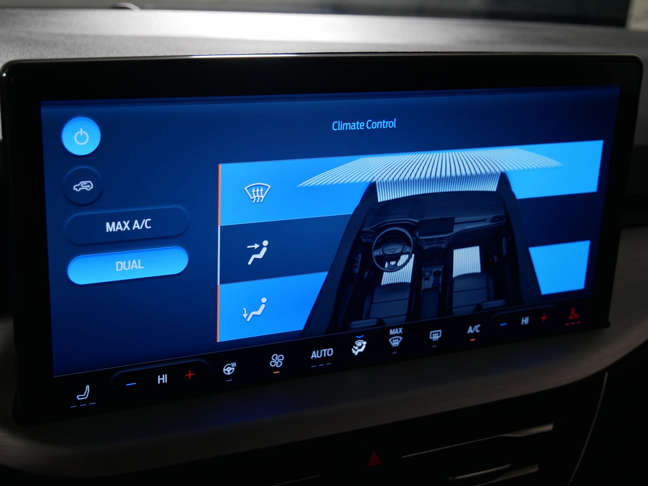 Used 2024 Ford Escape Platinum w/ Class II Trailer Tow Package image 23