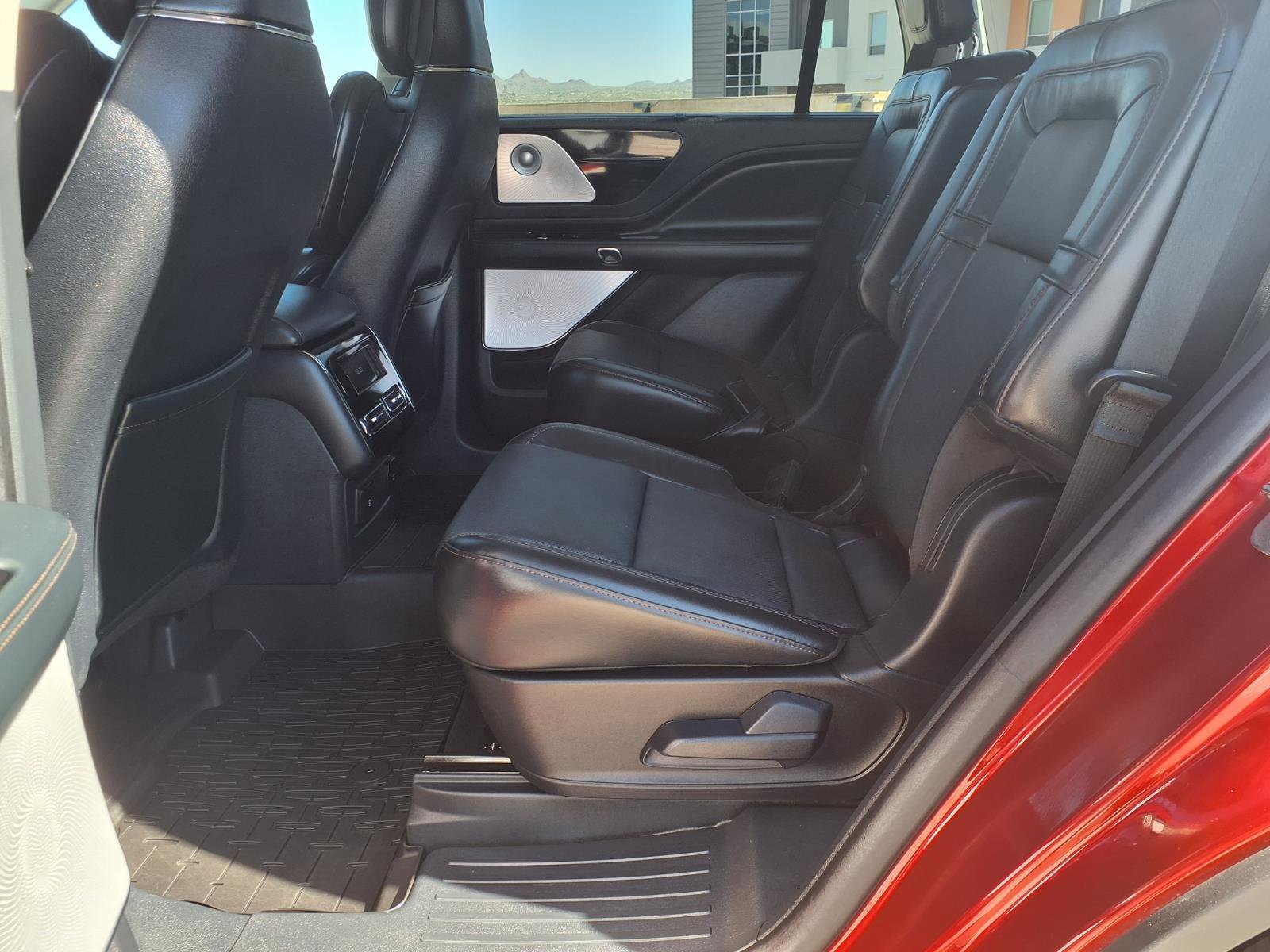 Used 2025 Lincoln Aviator Reserve w/ Equipment Group 201A AWD/4WD image 17