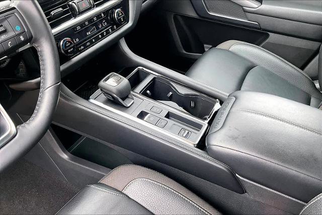 Certified 2023 Nissan Pathfinder SL w/ Black Appearance Package image 16