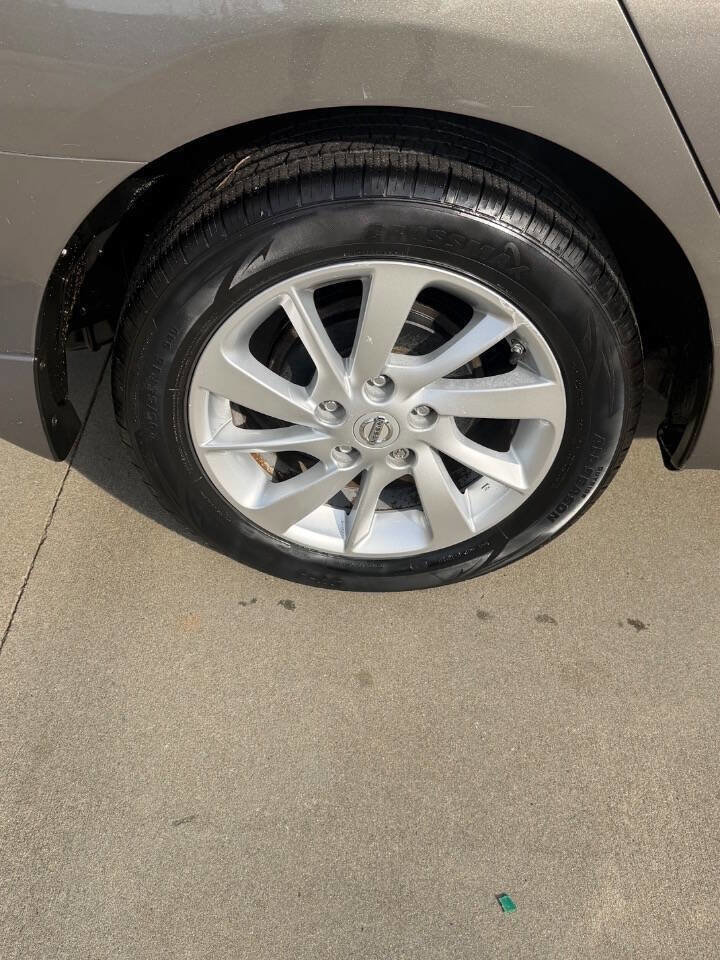 Used 2015 Nissan Sentra SV w/ Style Package image 12