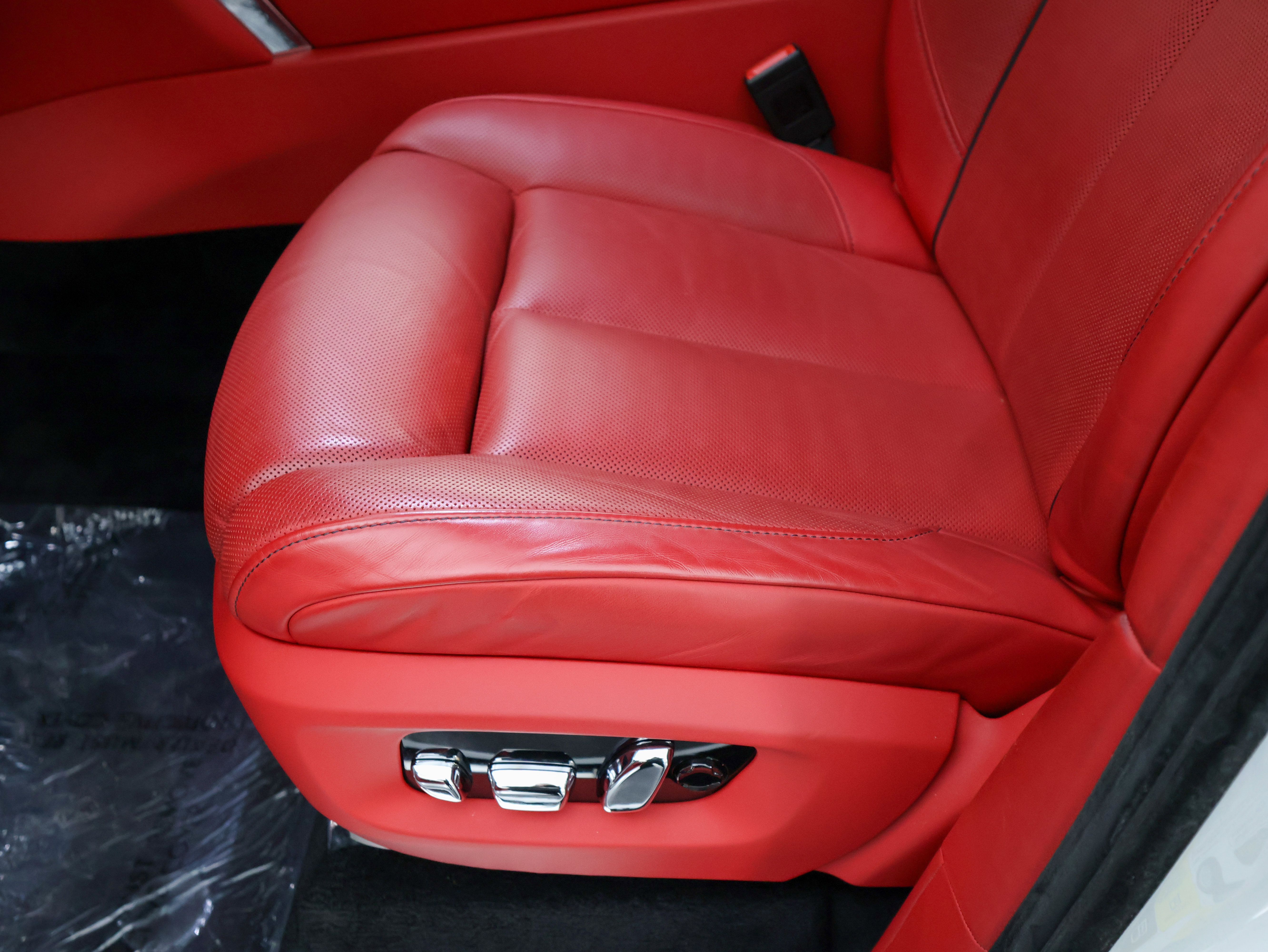 Used 2023 Rolls-Royce Cullinan image 21