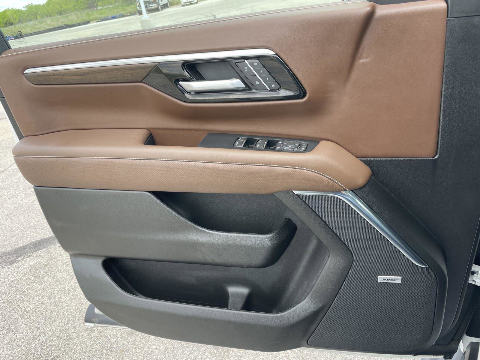 Used 2025 Chevrolet Tahoe High Country image 23