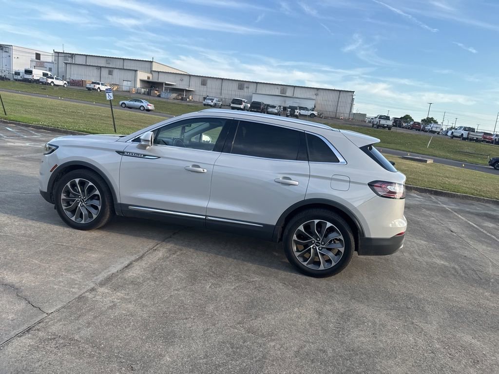 Used 2022 Lincoln Nautilus Reserve FWD image 9