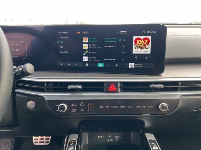 Certified 2025 Kia Sorento SX Prestige w/ Olive Brown Leather Package image 17