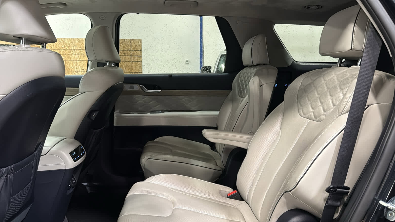 Used 2021 Hyundai Palisade Calligraphy image 24