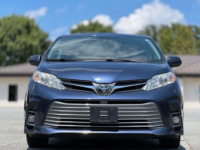 Used 2018 Toyota Sienna XLE w/ XLE Navigation Package AWD/4WD image 2
