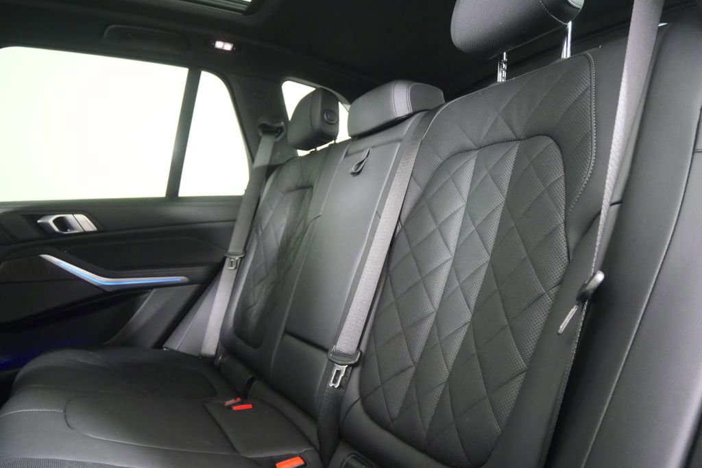 Used 2024 BMW X5 sDrive40i image 12