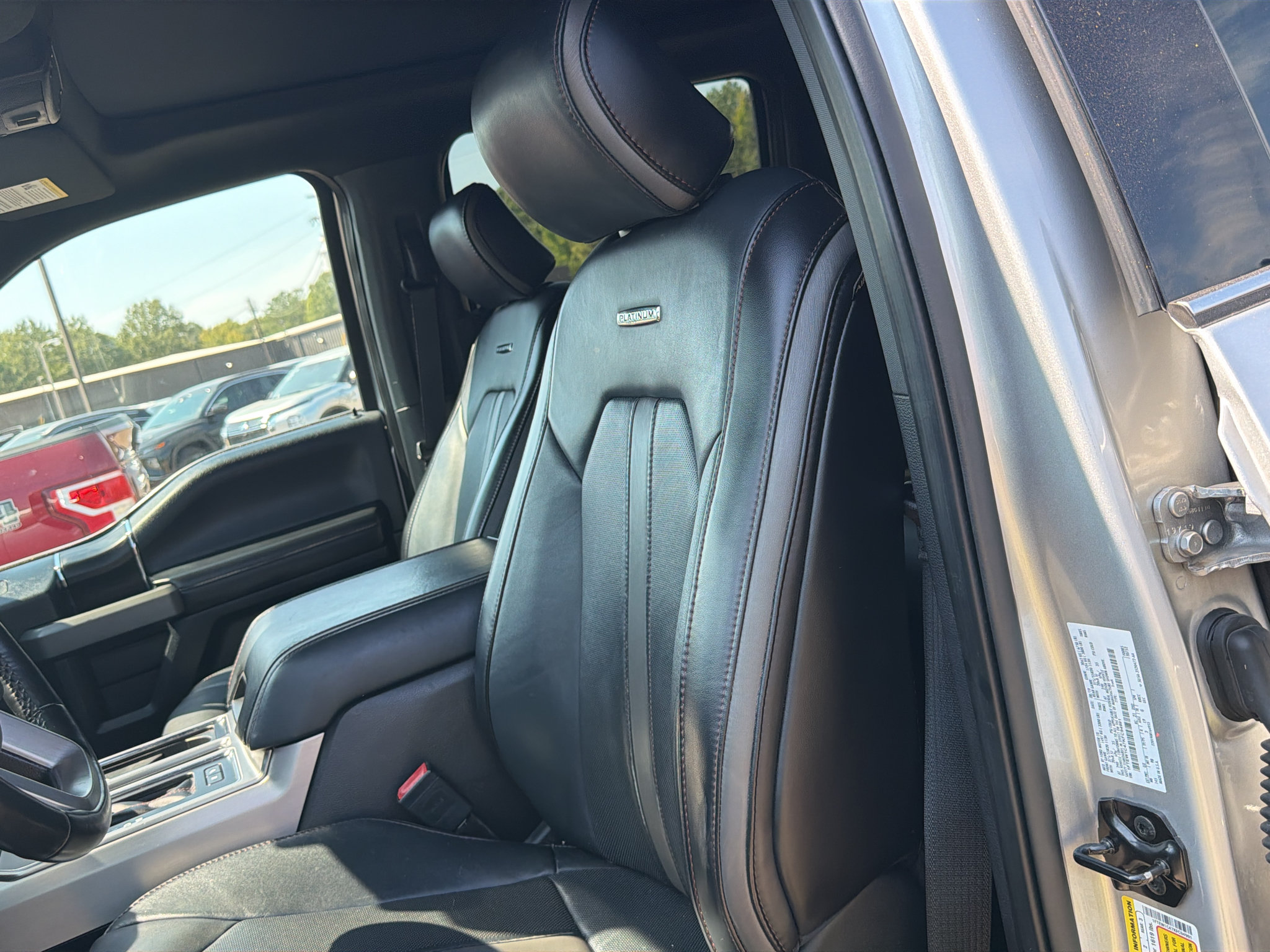Used 2019 Ford F150 Platinum w/ Equipment Group 701A Luxury RWD image 11