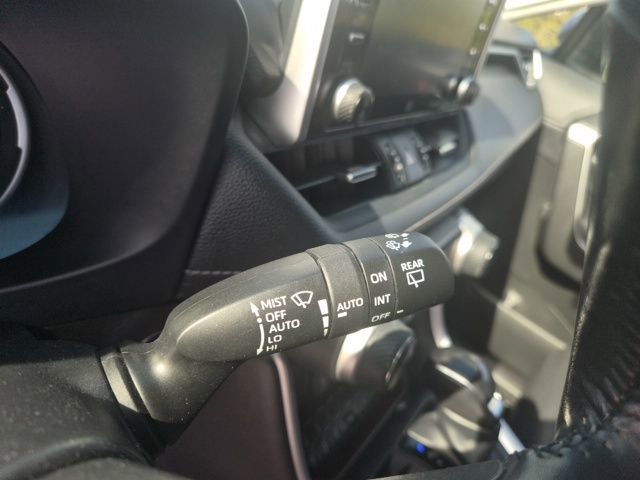 Used 2020 Toyota RAV4 Limited image 25