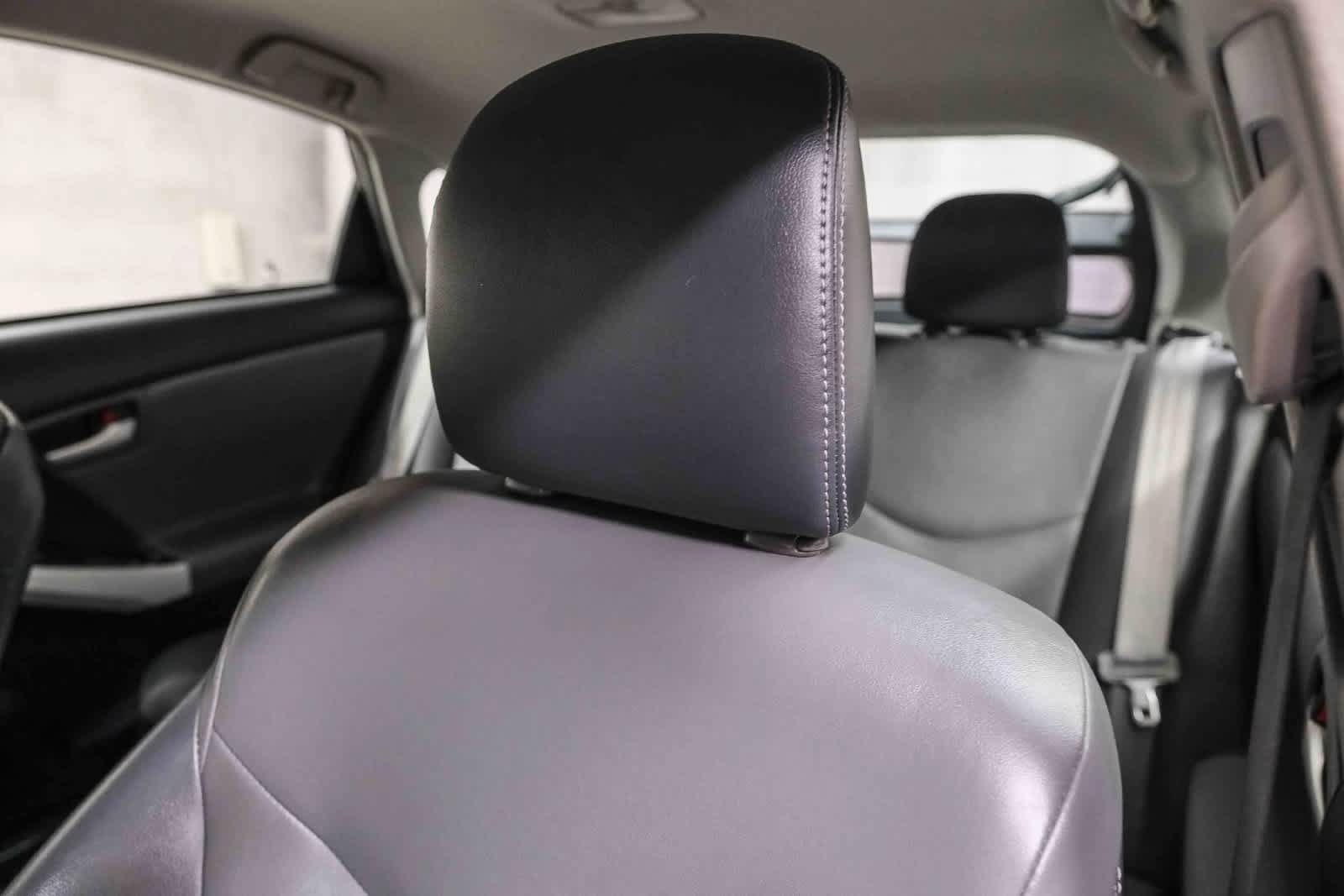 Used 2015 Toyota Prius Five FWD image 27