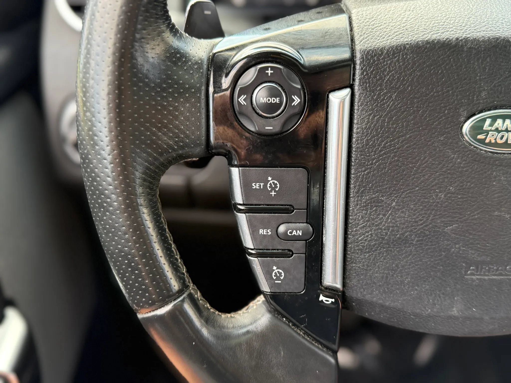 Used 2015 Land Rover LR4 HSE AWD/4WD image 21