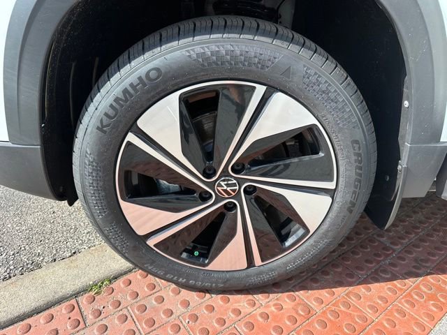 New 2026 Volkswagen Taos SE AWD/4WD image 8