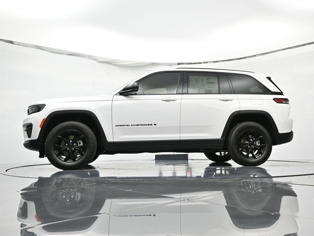 New 2025 Jeep Grand Cherokee Altitude image 43
