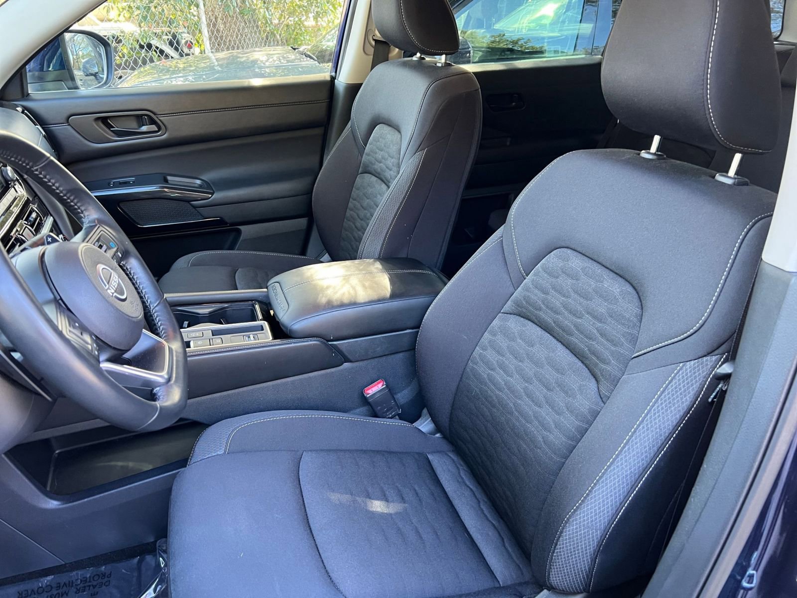 Used 2025 Nissan Pathfinder SV image 30