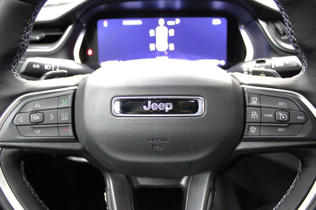 New 2025 Jeep Grand Cherokee Laredo image 11