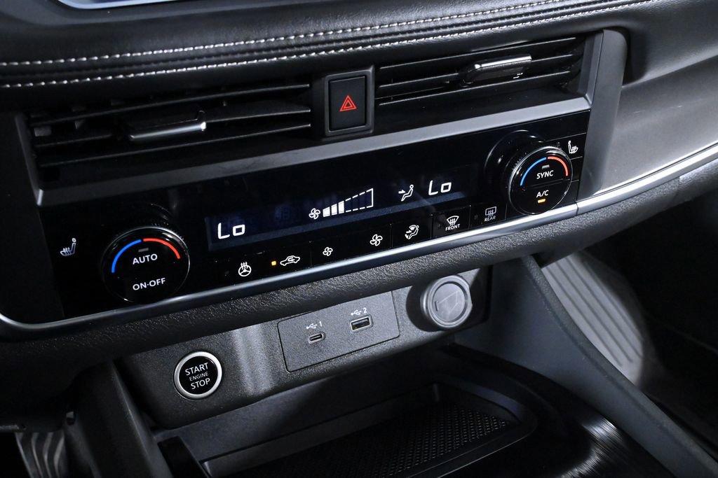 Used 2023 Nissan Rogue SV w/ SV Premium B Package image 18