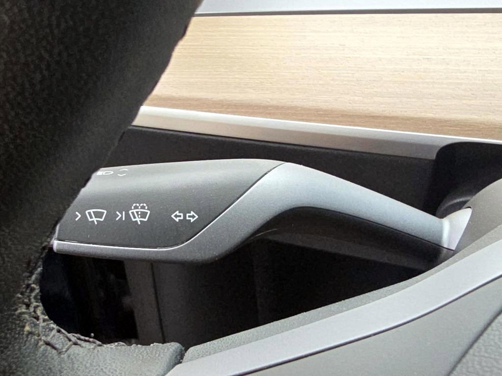 Used 2022 Tesla Model Y Performance image 13