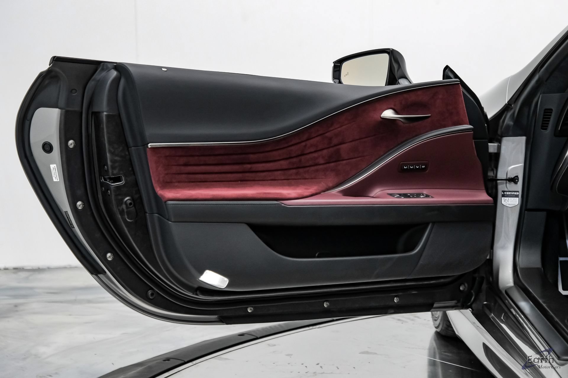 Used 2018 Lexus LC 500 Coupe w/ Performance Package RWD image 82