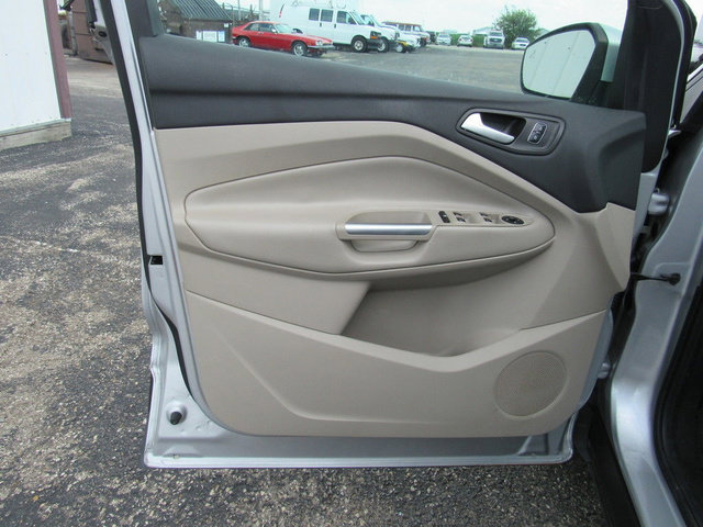 Used 2018 Ford Escape SE w/ Ford Safe & Smart Package FWD image 22
