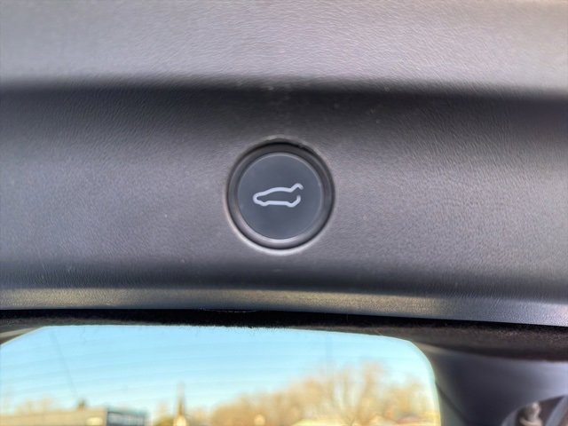 Used 2020 Tesla Model Y Long Range image 9