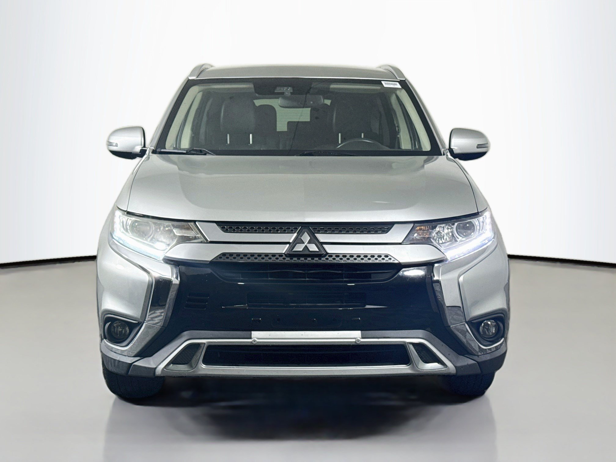 Used 2020 Mitsubishi Outlander LE FWD image 2