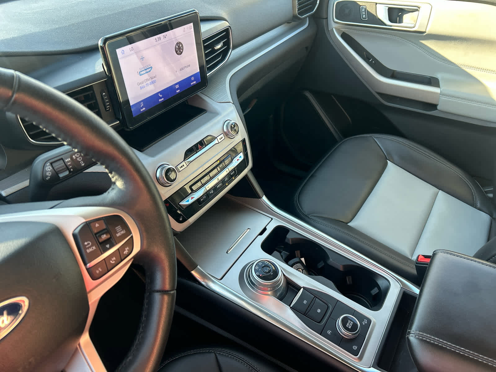 Used 2023 Ford Explorer XLT w/ Equipment Group 202A image 27