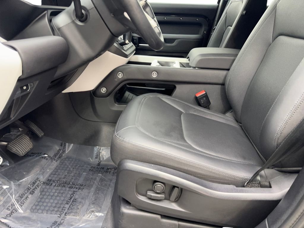Used 2025 Land Rover Defender 110 S image 24
