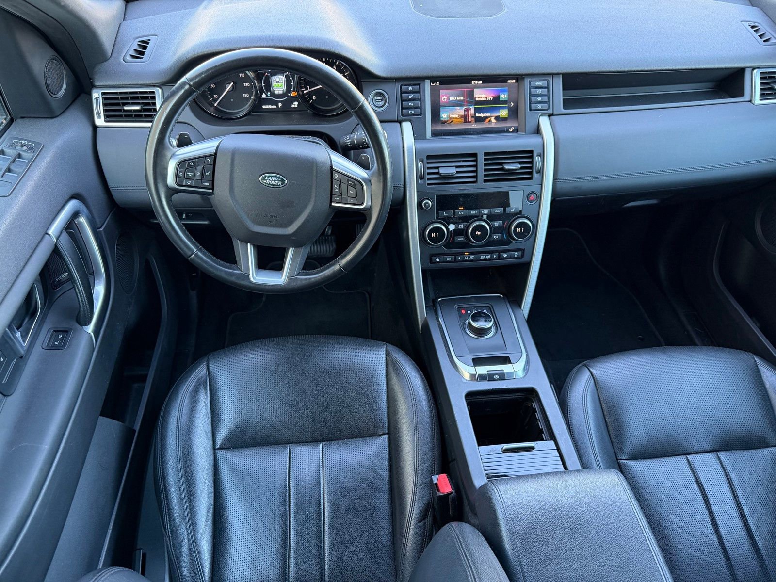 Used 2019 Land Rover Discovery Sport HSE image 25