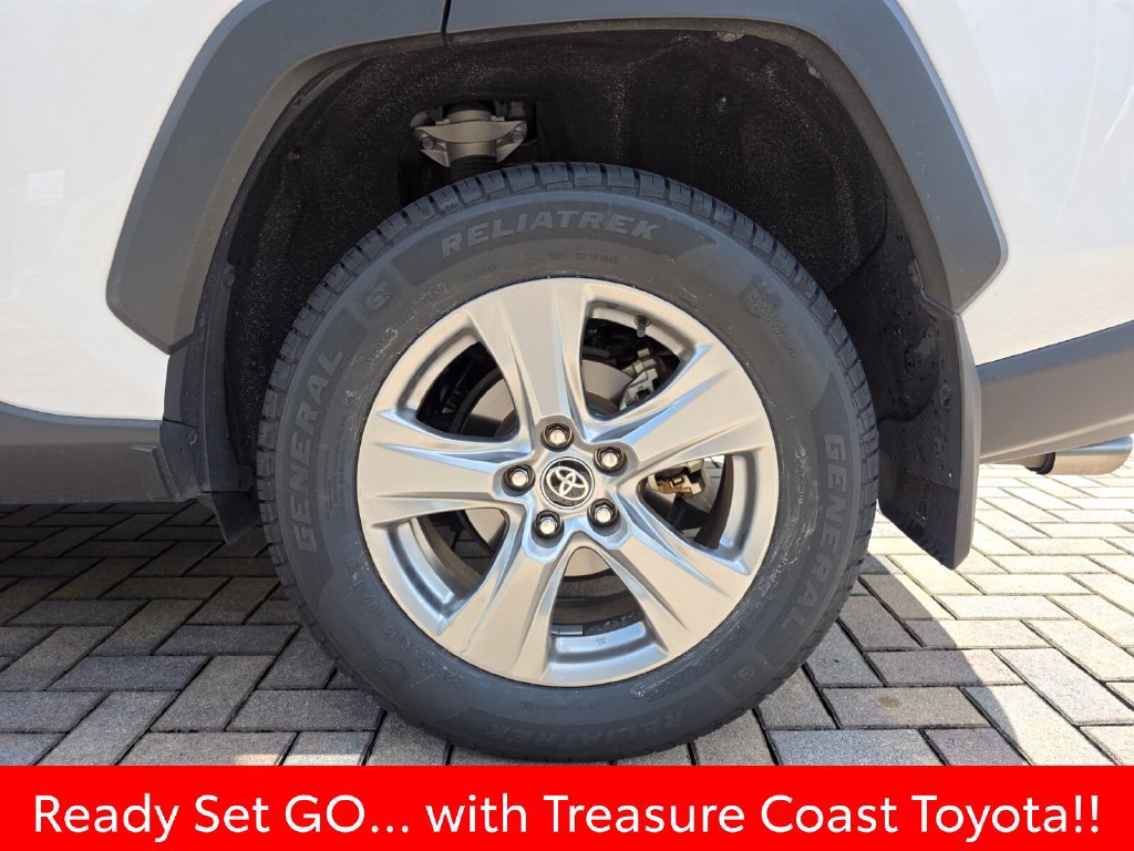 Used 2025 Toyota RAV4 XLE AWD/4WD image 21