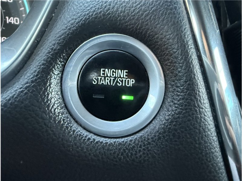 Used 2020 Chevrolet Traverse LT FWD image 38