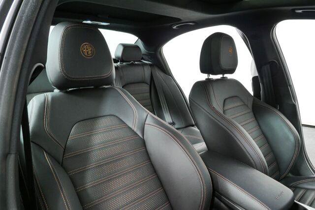 Used 2025 Alfa Romeo Giulia w/ Driving Assist Package RWD image 24
