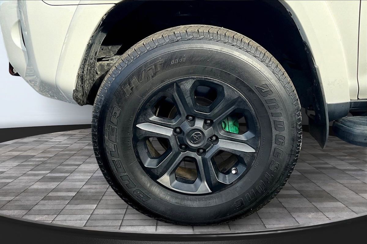 Used 2016 Toyota 4Runner SR5 image 34