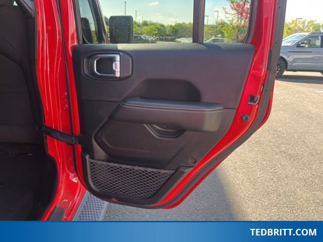 Used 2021 Jeep Wrangler Unlimited Sahara w/ Cold Weather Group AWD/4WD image 20