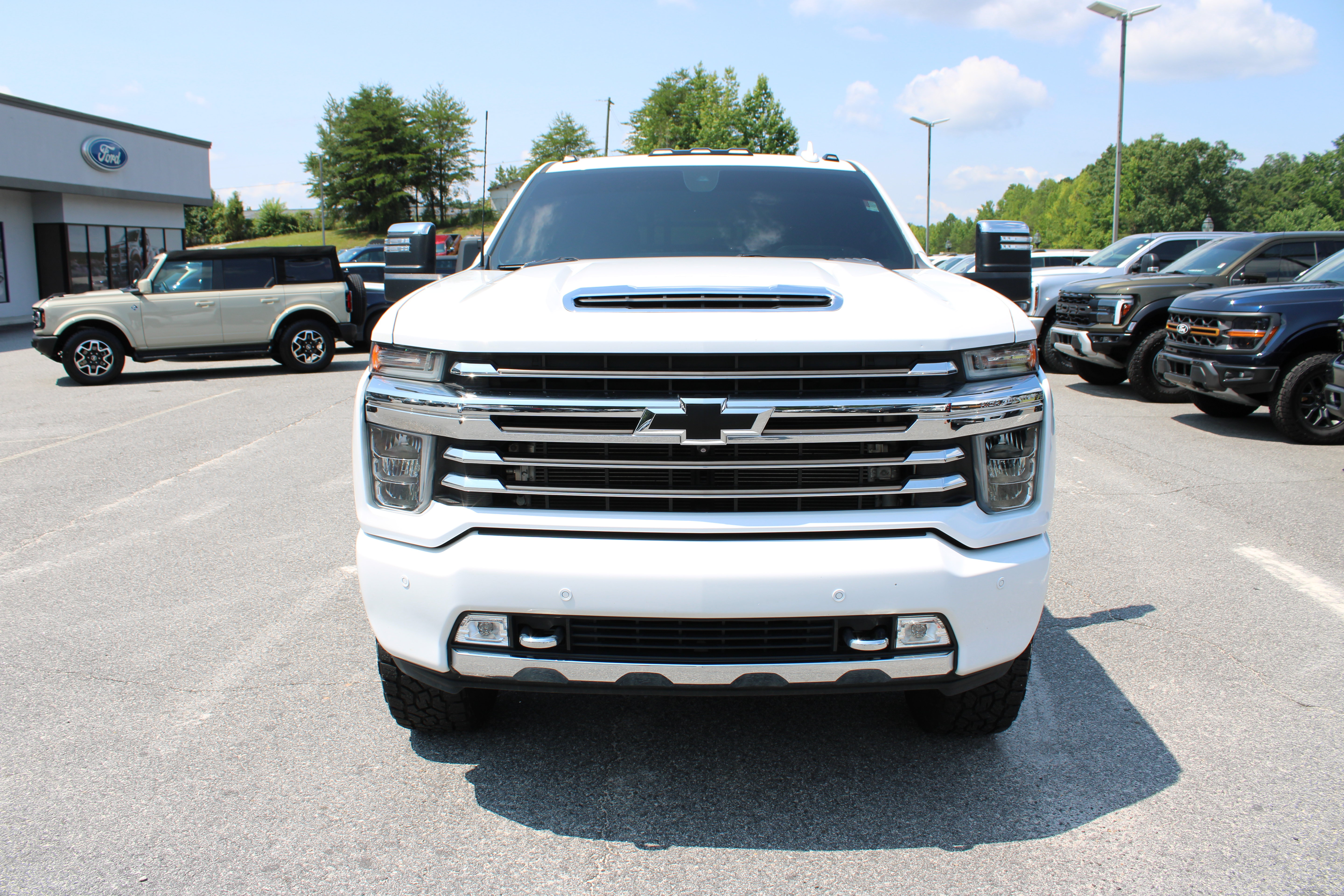 Used 2021 Chevrolet Silverado 3500 High Country AWD/4WD image 3