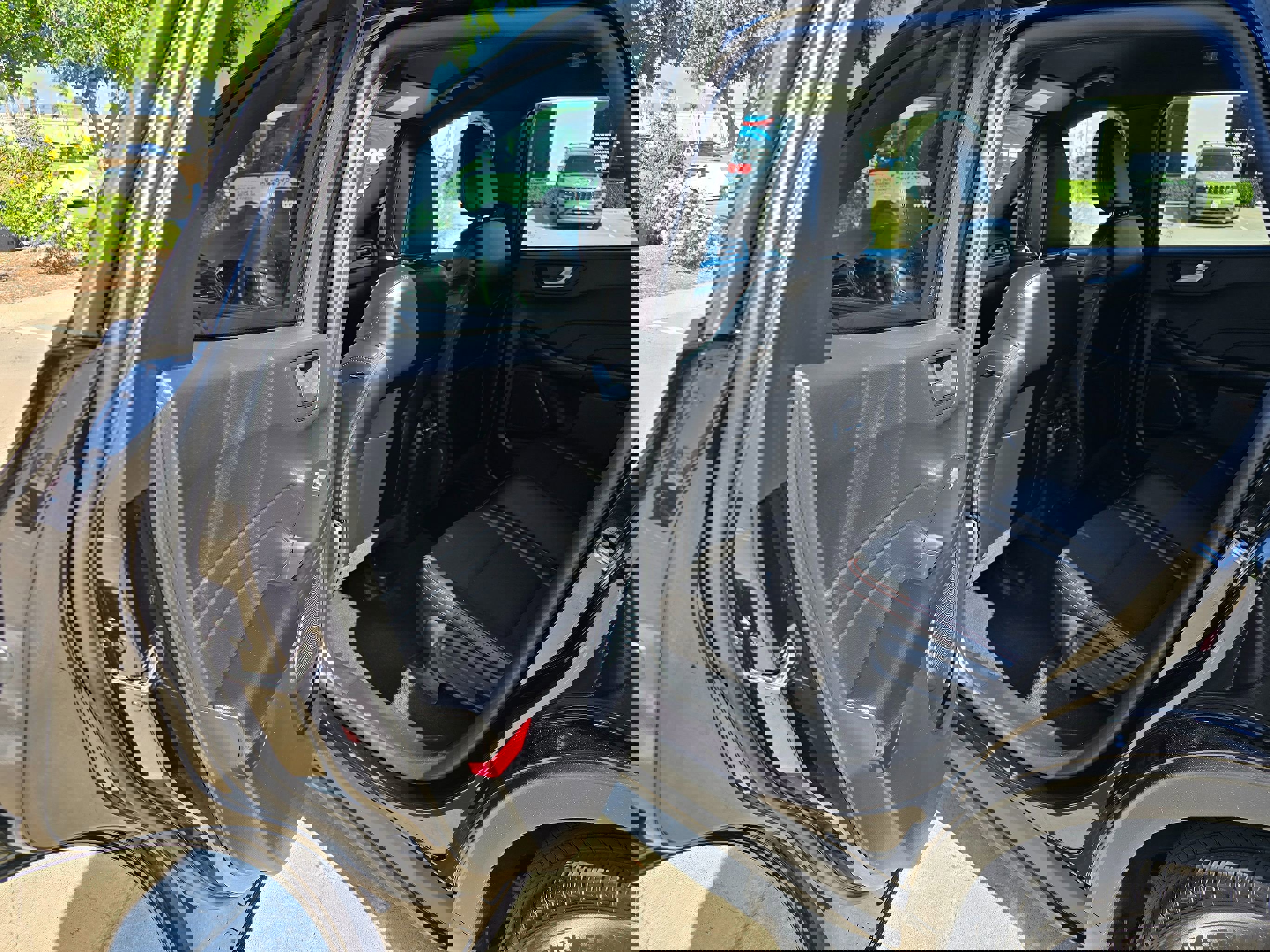 Used 2025 Ford Escape ST-Line image 17